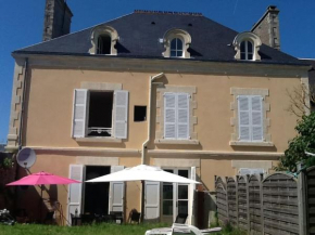 Maison familiale au coeur des plages du débarquement et à 200 m plage
